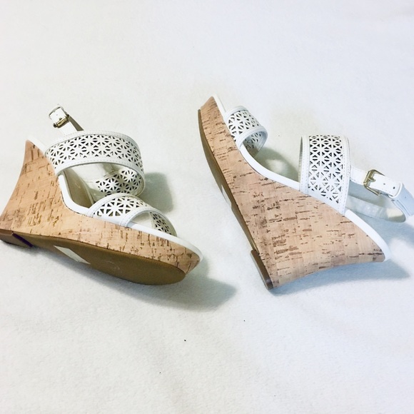❌SOLD❌ Unisa White Wedge Heel Sandals NEW W TAGS - Picture 2 of 8